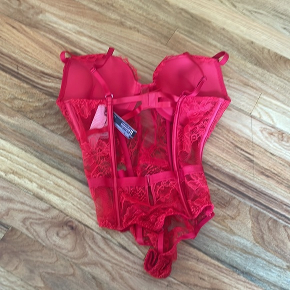 Victoria Secret - Picture 5 of 8